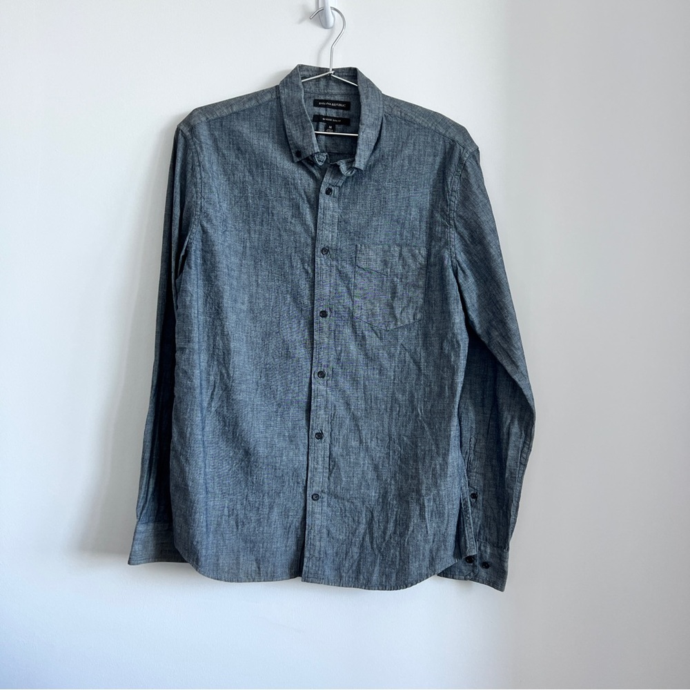 Men’s Linen Untucked Slim Fit Shirt by Banana Republic, Size Medium